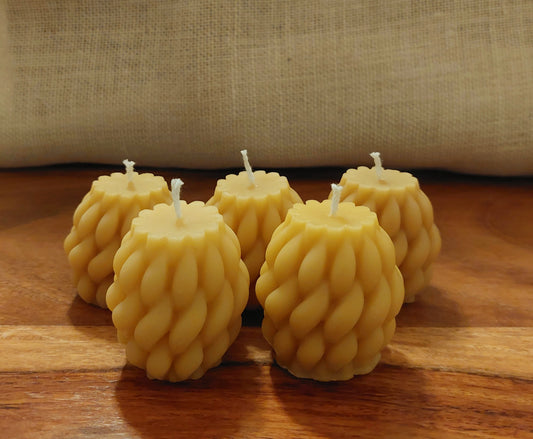 Raindrop pillar candle