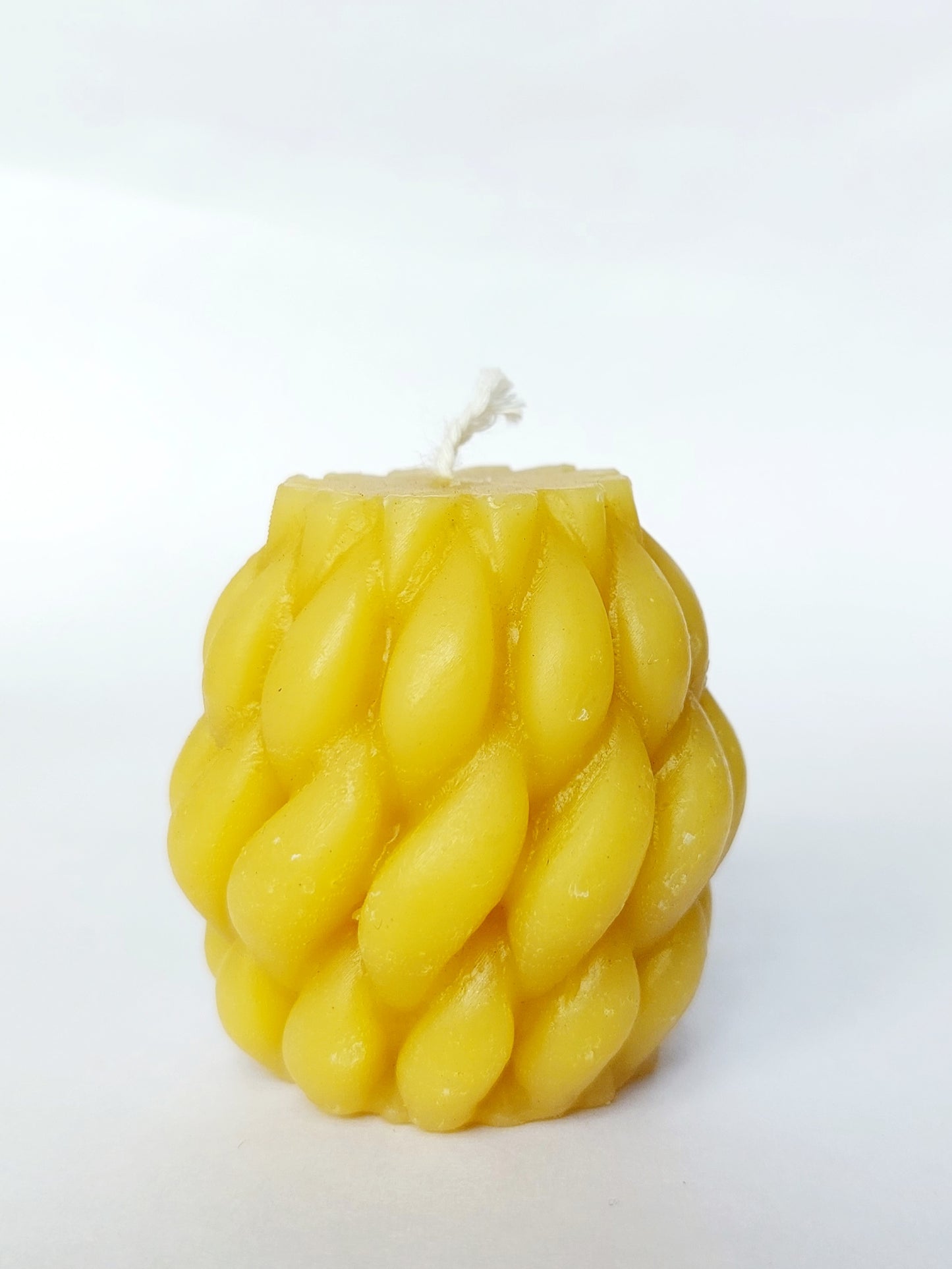 Raindrop pillar candle